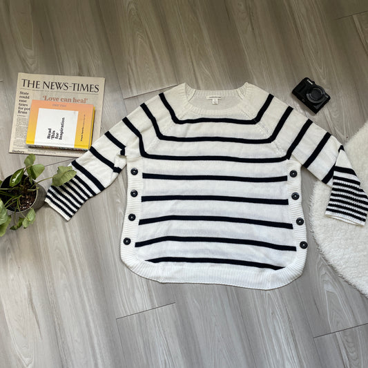 (L) Striped Sweater With Button Detailing