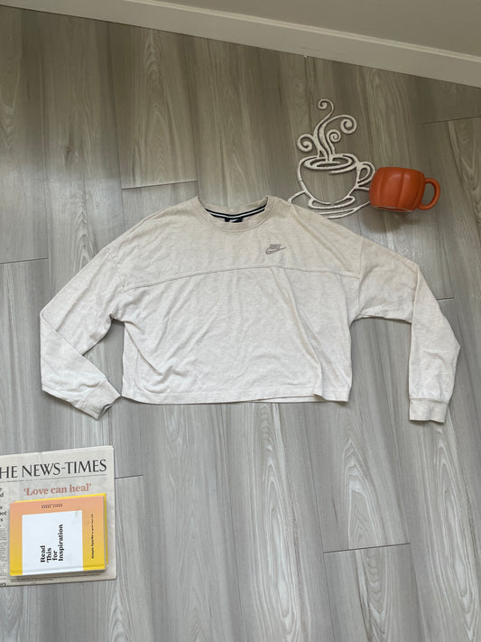 (M) Cropped Nike sweatshirt