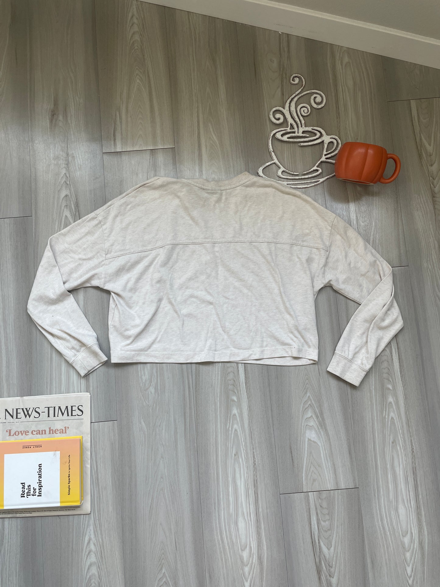 (M) Cropped Nike sweatshirt